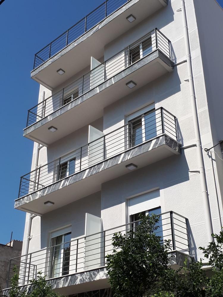Dipson'S At Gazi Apartment Атина Екстериор снимка